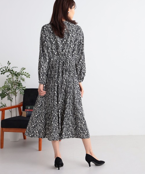 GALLORIA（ギャローリア）の「花柄プリーツワンピース（ワンピース・レディース・グリーン/ブラック・L/LL/M/S）」の4枚目の写真