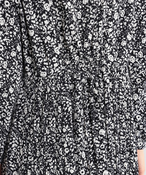 GALLORIA（ギャローリア）の「花柄プリーツワンピース（ワンピース・レディース・グリーン/ブラック・L/LL/M/S）」の6枚目の写真