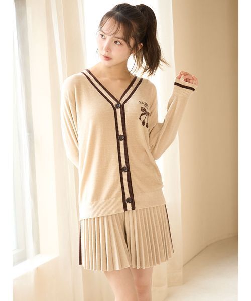 SNIDEL HOME(スナイデルホーム)の「チェリーシリーズプリーツパンツ(ルームウェア/パジャマ・レディース・レッド/ピンク/ベージュ・F)」の4枚目の写真