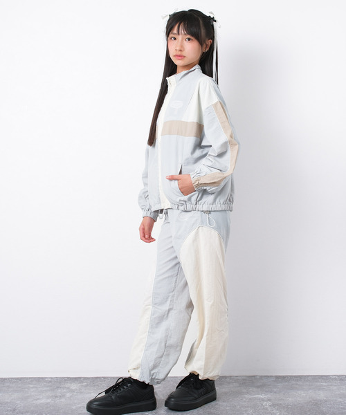 RiCO SUCRE（リコシュクレ）の「パイピングナイロンパンツ（その他パンツ・キッズ・ブラック/サックスブルー/グレイッシュベージュ・165/160/150/140/130）」の13枚目の写真