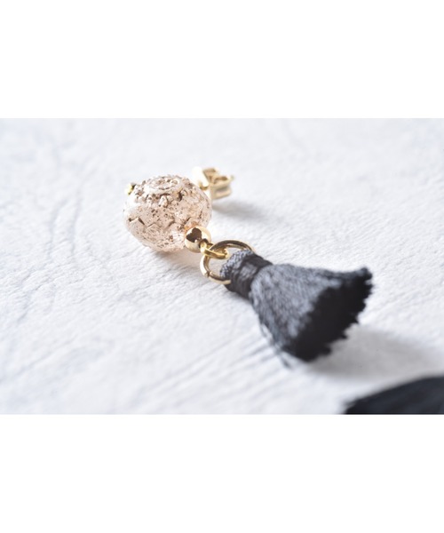 TOGA PULLA タッセルピアス ブラック TOGA PULLA タッセルピアス ブラック TOGA PULLA タッセルピアス