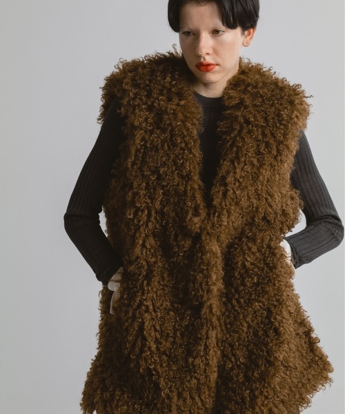 CINOH(チノ)の「CRINPED BOA VEST(その他アウター・レディース・ブラウン・38)」の1枚目の写真