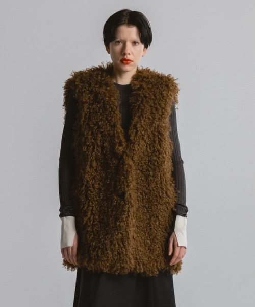 CINOH(チノ)の「CRINPED BOA VEST(その他アウター・レディース・ブラウン・38)」の4枚目の写真