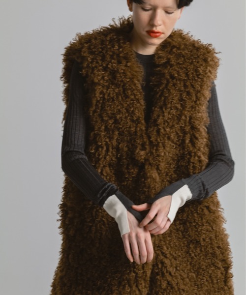CINOH(チノ)の「CRINPED BOA VEST(その他アウター・レディース・ブラウン・38)」の6枚目の写真
