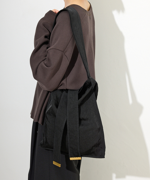 ITTI（イッチ）の「《追加4》ITTI/イッチ SLOBE別注 TOTE M（トートバッグ・レディース・ブラック/レッド・FREE）」の8枚目の写真