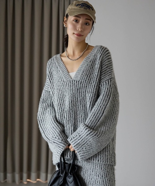 pocket（ポケット）の「オーバーサイズ畦編みVネックニット（ニット