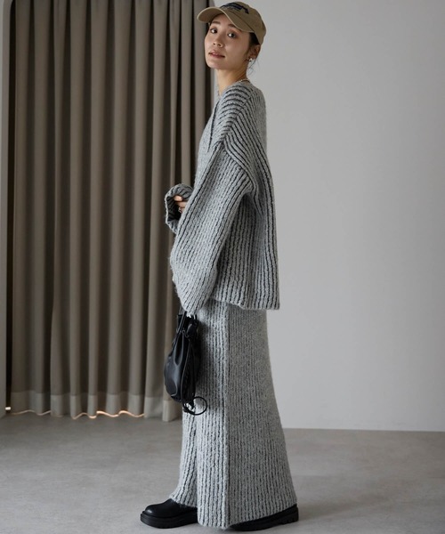 pocket（ポケット）の「オーバーサイズ畦編みVネックニット（ニット