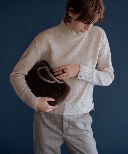 J.PRESS Ladies(J.プレス レディス)の「【WEB限定】YAK BLEND ハイネック ニット(ニット/セーター・レディース・ライトグレー系/ブラウン系/ベージュ系/ライトグリーン系・SMALL)」の7枚目の写真