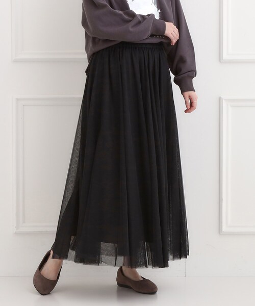 SHOO・LA・RUE（シューラルー）の「【洗濯機可】セレモニーからデイリーまで ふんわり軽やか チュールギャザースカート（スカート・レディース・ライトベージュ/ブラック/グレー系その他・00）」の2枚目の写真