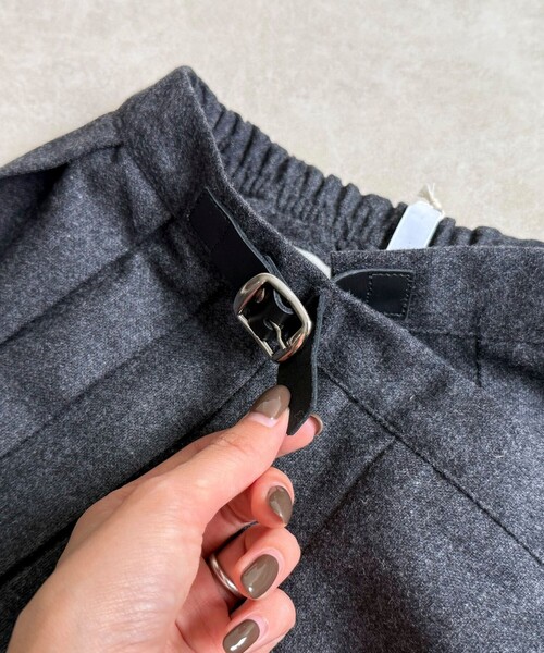 fredy emue（フレディエミュ）の「【O’NEIL OF DUBLIN/オニールオブダブリン】ミディ丈スカート（スカート・レディース・チャコールグレー/ピンク系その他・38）」の21枚目の写真