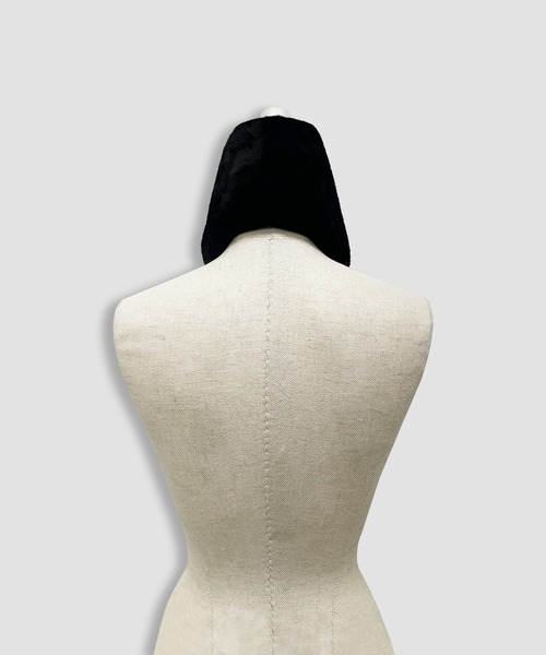 Honey Cinnamon（ハニーシナモン）の「ロゴチャーム付きビジューリボンマフラー（マフラー・レディース・ホワイト/ピンク/ブラック・FREE）」の7枚目の写真