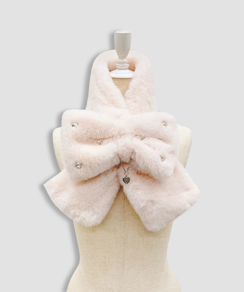 Honey Cinnamon（ハニーシナモン）の「ロゴチャーム付きビジューリボンマフラー（マフラー・レディース・ホワイト/ピンク/ブラック・FREE）」の13枚目の写真