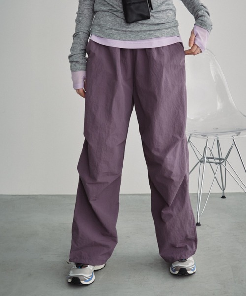 Auntie Rosa Holiday(アンティローザホリデー)の「ナイロンボリュームパンツ(その他パンツ・レディース・グレー/ブラック/ネイビー/パープル・FREE)」の4枚目の写真
