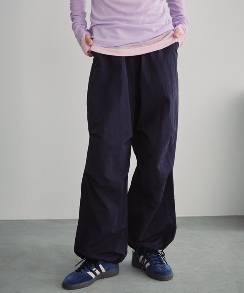 Auntie Rosa Holiday(アンティローザホリデー)の「ナイロンボリュームパンツ(その他パンツ・レディース・グレー/ブラック/ネイビー/パープル・FREE)」の3枚目の写真