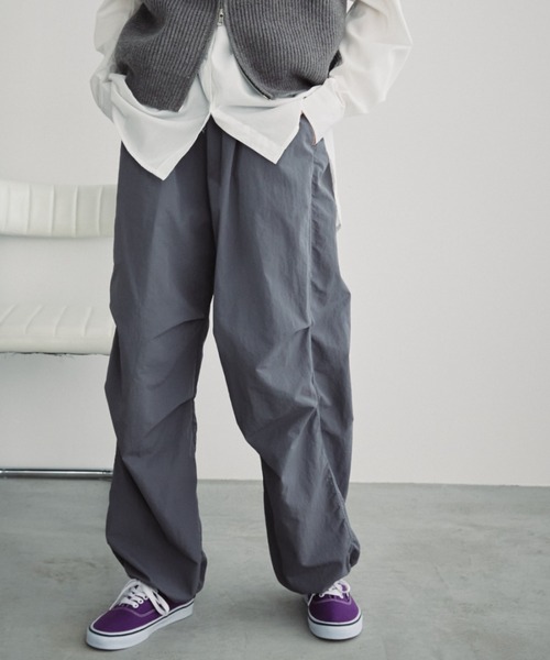 Auntie Rosa Holiday(アンティローザホリデー)の「ナイロンボリュームパンツ(その他パンツ・レディース・グレー/ブラック/ネイビー/パープル・FREE)」の2枚目の写真