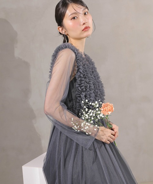 Kana（カナ）の「チュール ロング フリル Aライン ワンピース ドレス ２点セット パーティー 結婚式 お呼ばれ オケージョン（ドレス・レディース・ベージュ/チャコールグレー/バーガンディー・M）」の7枚目の写真