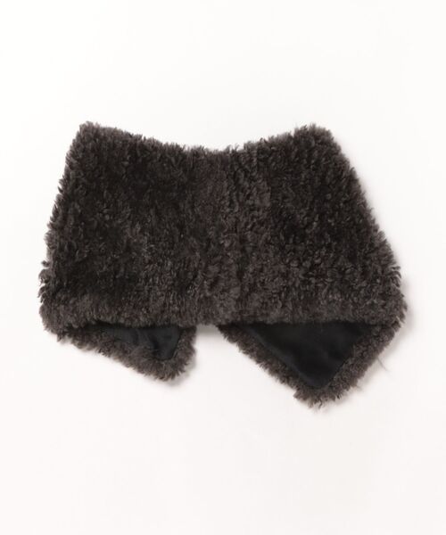 HELEN MOORE（ヘレンムーア）の「【HELEN MOORE/ヘレンムーア】アシンメトリーフェイクファースカーフ / マフラー（ストール/ショール・レディース・チャコールグレー・フリー）」の2枚目の写真