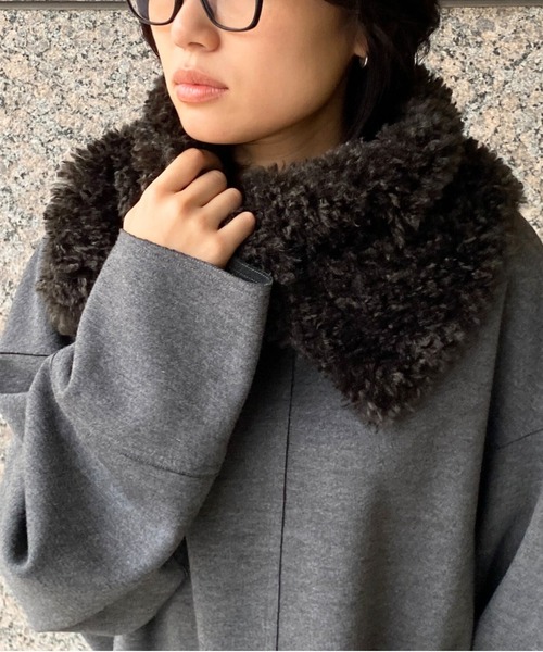 HELEN MOORE（ヘレンムーア）の「【HELEN MOORE/ヘレンムーア】アシンメトリーフェイクファースカーフ / マフラー（ストール/ショール・レディース・チャコールグレー・フリー）」の5枚目の写真