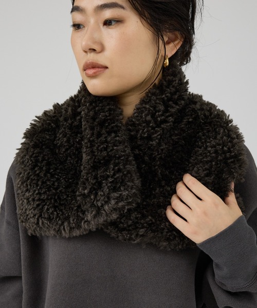HELEN MOORE（ヘレンムーア）の「【HELEN MOORE/ヘレンムーア】アシンメトリーフェイクファースカーフ / マフラー（ストール/ショール・レディース・チャコールグレー・フリー）」の8枚目の写真