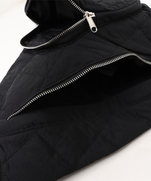 ADAM PATEK(アダムパテック)の「【RES】【ADAMPATEK】square quilt sling bag(ボディバッグ/ウエストポーチ・メンズ・グレー/ブラック・FREE)」の6枚目の写真