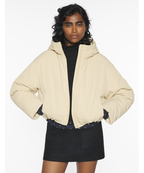Maison Kitsune(メゾンキツネ)の「HOODED PUFFER(ブルゾン・レディース・ライトベージュ/ブラック・XS/S/M/L)」の13枚目の写真