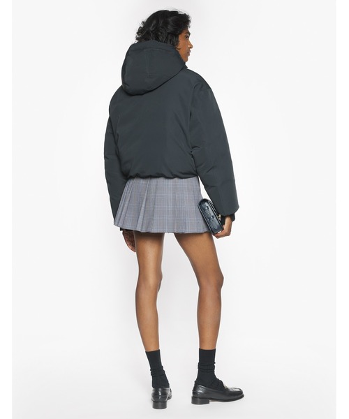 Maison Kitsune(メゾンキツネ)の「HOODED PUFFER(ブルゾン・レディース・ライトベージュ/ブラック・XS/S/M/L)」の6枚目の写真