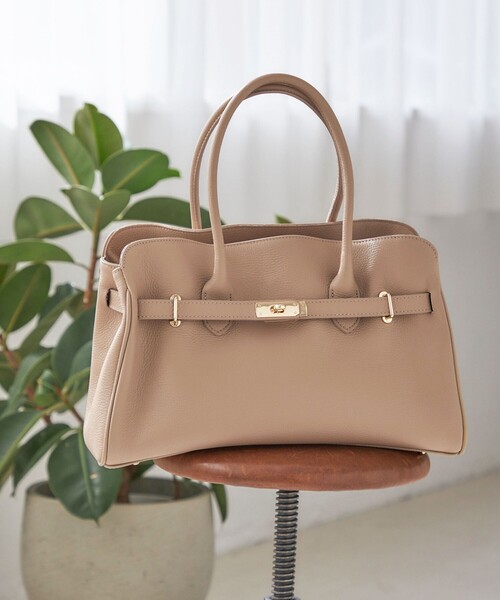 MILOS(ミロス)の「【SHIPS別注】MILOS: 金具付き ベルト トート M(トートバッグ・レディース・ブラック/ナチュラル・ONE SIZE)」の2枚目の写真