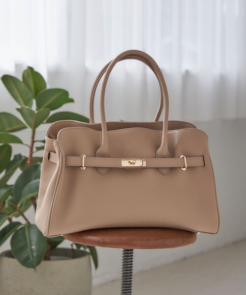 MILOS(ミロス)の「【SHIPS別注】MILOS: 金具付き ベルト トート M(トートバッグ・レディース・ブラック/ナチュラル・ONE SIZE)」の13枚目の写真