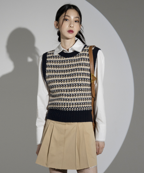 AVANDRESS(アバンドレス )の「Adorable Crop Vest NAVY(ベスト・レディース・その他・FREE)」の1枚目の写真