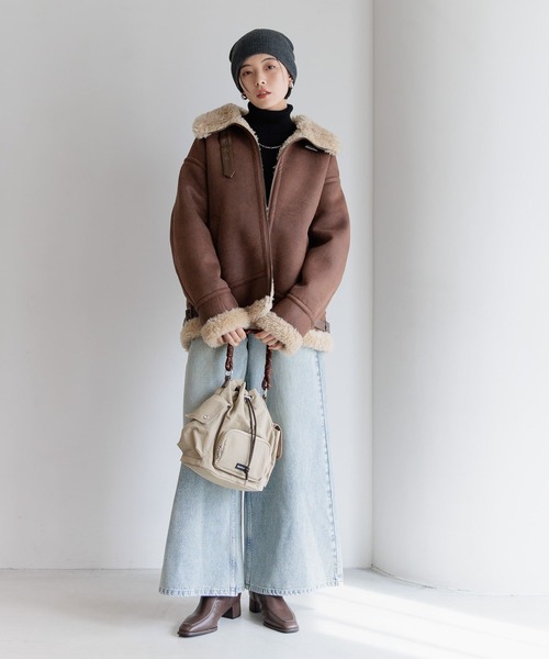 BAYFLOW(ベイフロー)の「シングルムートンジャケット(ムートンコート・レディース・ナチュラル/ブラウン・SMALL/MEDIUM)」の4枚目の写真