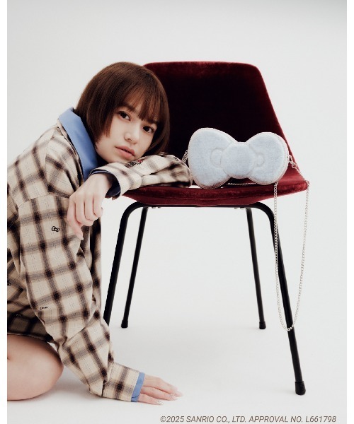 FURFUR（ファーファー）の「HELLO KITTYリボンバッグ（ショルダーバッグ・レディース・チャコールグレー/サックスブルー/レッド・F）」の7枚目の写真