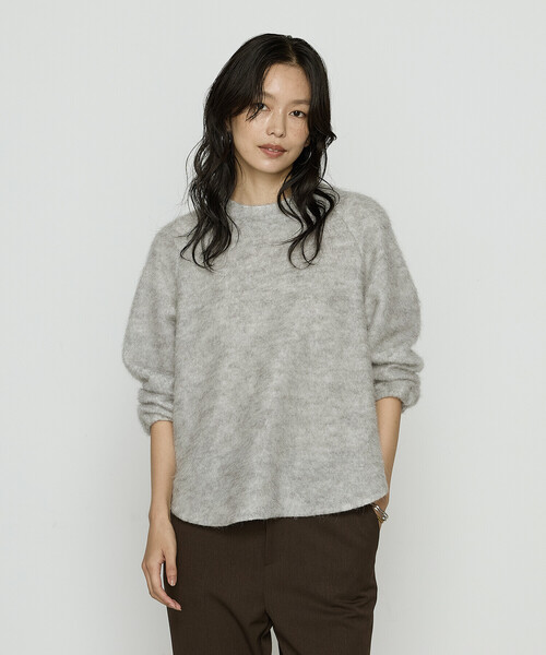 K.T KIYOKO TAKASE(キヨコタカセ)の「アルパカ混 ラグランスリーブプルオーバー(Tシャツ/カットソー・レディース・ライトグレー/チャコール/ピンク/サックスブルー・7号/9号)」の5枚目の写真