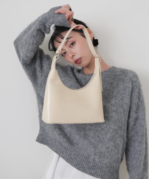 LIAN（リアン）の「ラウンドミニホーボーバッグ（ショルダーバッグ・レディース・ブラウン/アイボリー/ブラック・FREE）」の2枚目の写真