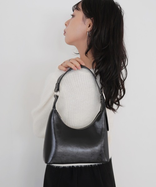 LIAN（リアン）の「ラウンドミニホーボーバッグ（ショルダーバッグ・レディース・ブラウン/アイボリー/ブラック・FREE）」の6枚目の写真