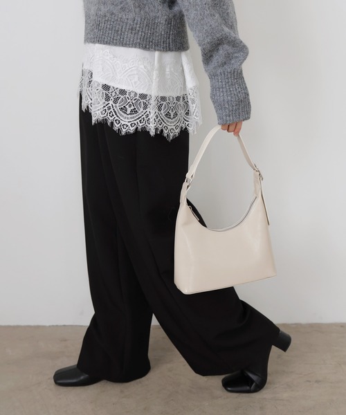 LIAN（リアン）の「ラウンドミニホーボーバッグ（ショルダーバッグ・レディース・ブラウン/アイボリー/ブラック・FREE）」の11枚目の写真