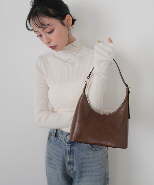 LIAN（リアン）の「ラウンドミニホーボーバッグ（ショルダーバッグ・レディース・ブラウン/アイボリー/ブラック・FREE）」の18枚目の写真