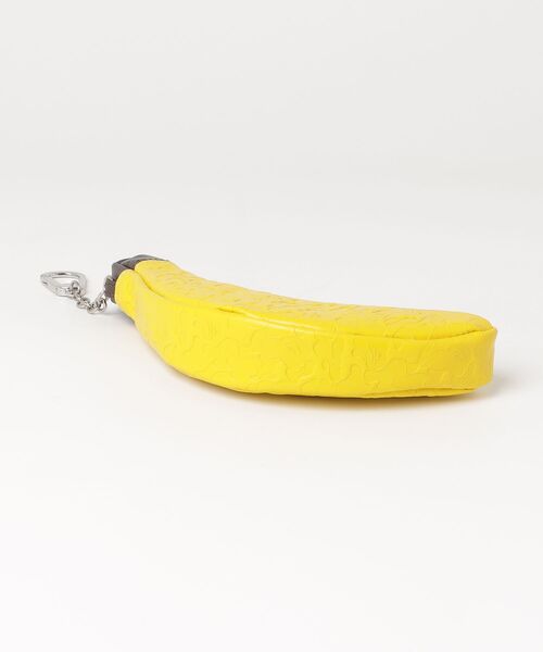 A BATHING APE（アベイシングエイプ）の「SOLID CAMO BANANA MINI POUCH（ポーチ・メンズ・イエロー・FREE）」の4枚目の写真