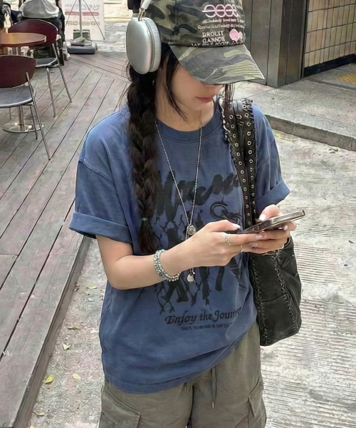 MOZMOZ(モズモズ)の「ウォーキングモズ オーバーサイズ ピグメント 半袖Tシャツ ブルー(Tシャツ/カットソー・レディース・その他・M/XL/XXL)」の1枚目の写真