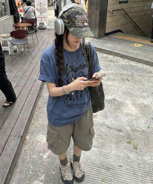 MOZMOZ(モズモズ)の「ウォーキングモズ オーバーサイズ ピグメント 半袖Tシャツ ブルー(Tシャツ/カットソー・レディース・その他・M/XL/XXL)」の15枚目の写真