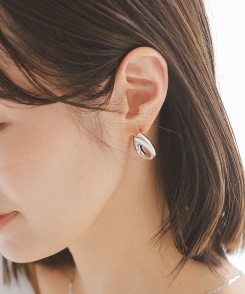 Noble（ノーブル）の「PETIT MOMENTS/プティモーメント Pear Hoops（ピアス（両耳用）・レディース・ゴールド/シルバー・FREE）」の4枚目の写真