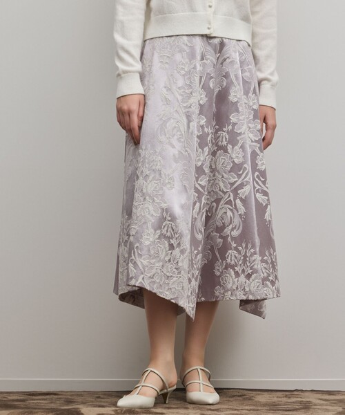 GRACE CONTINENTAL（グレースコンチネンタル）の「オーナメントジャガードハンカチヘムスカート（スカート・レディース・ラベンダー/ピンク/ブラック・36/38）」の3枚目の写真