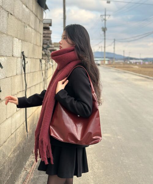 PHOENIX ORIGIN(フェニックス オリジン)の「Large Wax Leather Shoulder Bag - RED(ショルダーバッグ・レディース・その他・FREE)」の11枚目の写真