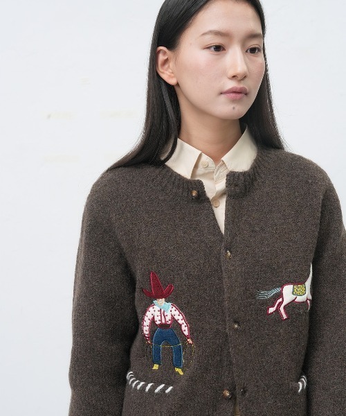 GENERAL IDEA（ジェネラルアイデア）の「【GENERAL IDEA】カウボーイクルーネックカーディガン / COWBOY CREW NECK CARDIGAN（カーディガン/ボレロ・レディース・ブラウン/ライム/ネイビー/チャコール・S/M/L）」の21枚目の写真