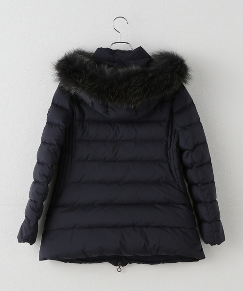 B.C STOCK（ベーセーストック）の「【WEB＋一部店舗限定】TATRAS / タトラス OLSAVA（ダウンジャケット/コート・レディース・アイボリー/ブラック/ネイビー・MEDIUM/LARGE）」の4枚目の写真