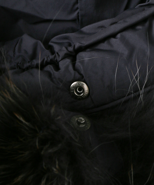 B.C STOCK（ベーセーストック）の「【WEB＋一部店舗限定】TATRAS / タトラス OLSAVA（ダウンジャケット/コート・レディース・アイボリー/ブラック/ネイビー・MEDIUM/LARGE）」の10枚目の写真