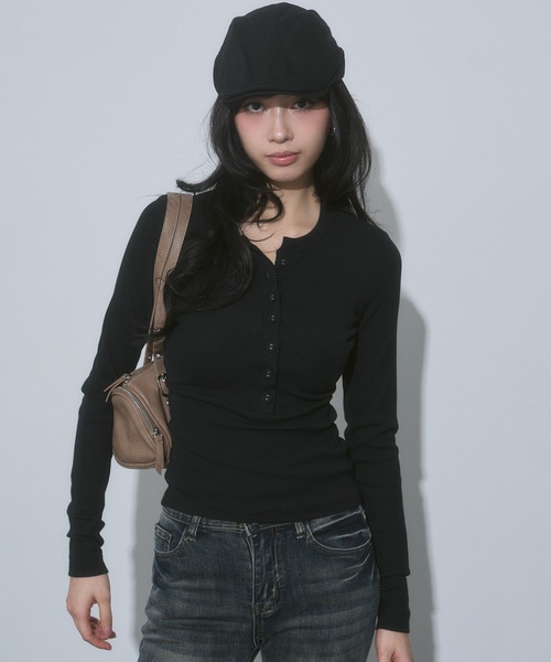 ENVYM（アンビー）の「ヘンリーネック カット トップス（Tシャツ/カットソー・レディース・ネイビー/ホワイト/ブラック/グレー・FREE）」の19枚目の写真