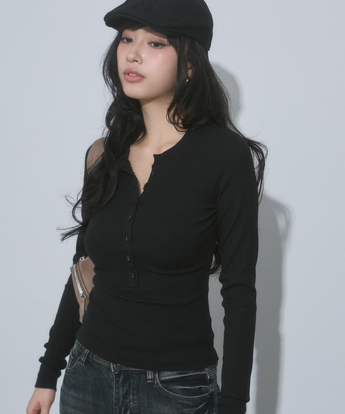 ENVYM（アンビー）の「ヘンリーネック カット トップス（Tシャツ/カットソー・レディース・ネイビー/ホワイト/ブラック/グレー・FREE）」の20枚目の写真