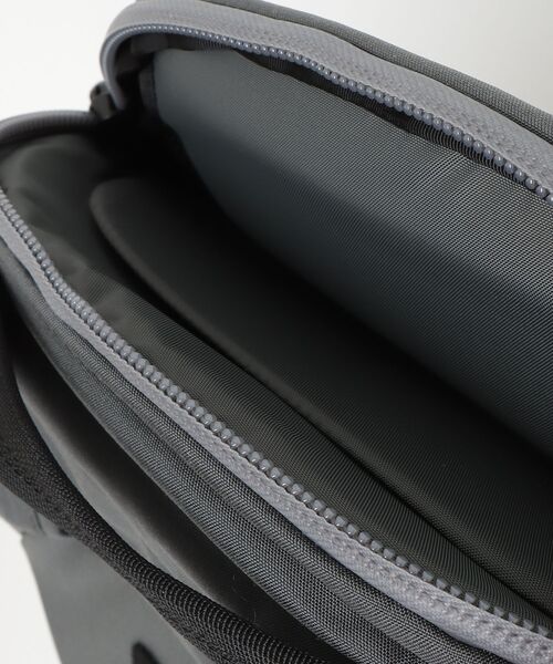 MYSTERY RANCH（ミステリーランチ）の「MYSTERY RANCH RIPRUCK 24 ミステリーランチ リップラック 24L バックパック（バックパック/リュック・メンズ・グレー系1/ブラック系1/ブラウン系1/グリーン系1・FREE）」の16枚目の写真