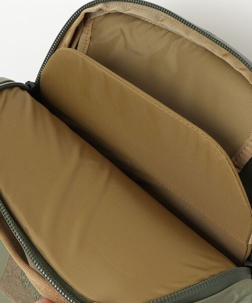 MYSTERY RANCH（ミステリーランチ）の「MYSTERY RANCH RIPRUCK 24 ミステリーランチ リップラック 24L バックパック（バックパック/リュック・メンズ・グレー系1/ブラック系1/ブラウン系1/グリーン系1・FREE）」の17枚目の写真