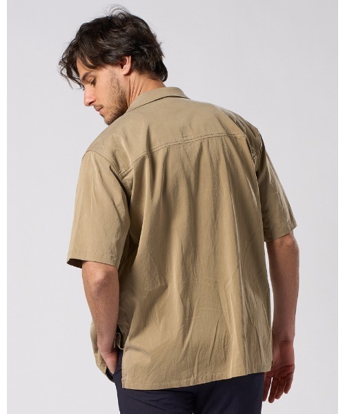 wjk(ダヴルジェイケイ)の「front-zip shirt H/S(シャツ/ブラウス・メンズ・ブラック/ベージュ・SMALL/MEDIUM/LARGE/X-LARGE)」の5枚目の写真